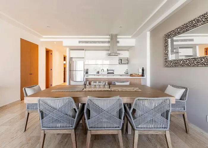 6-8 Guests - Mistiq Cabo